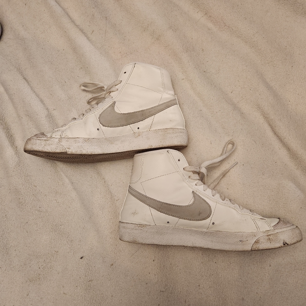 Nike Blazer Mid 77s